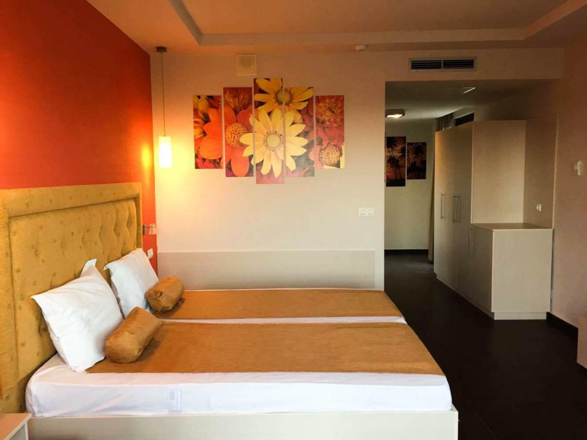 Studio Elegance Golden Sands Exteriör bild